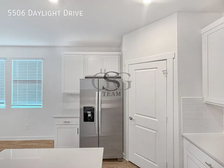 5506 Daylight Dr — Photo 15