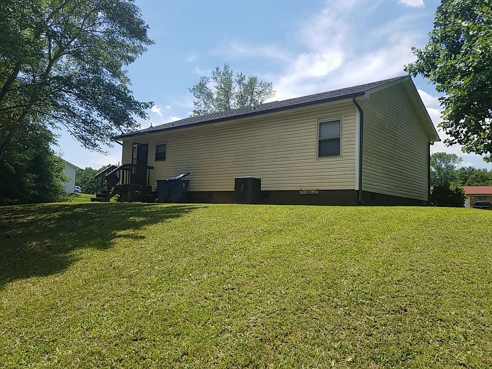 2nd image of 210 Old Park Rd