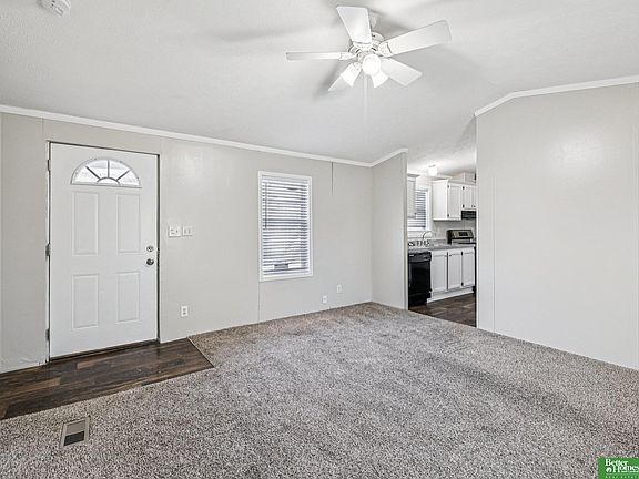 4th image of 1075 W 8th St #20