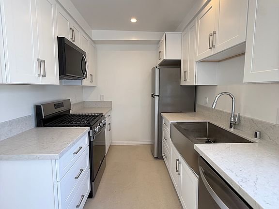 5th image of 515 Pier Ave APT 3