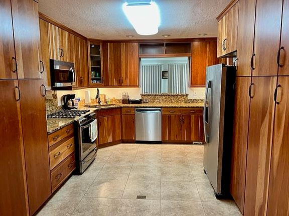 5th image of 1292 Bayshore Dr #1