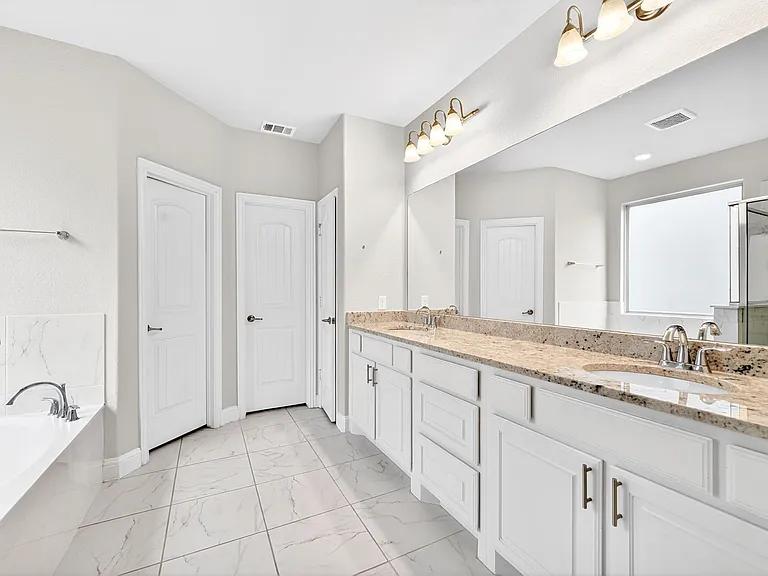 15608 Governors Island Way — Photo 30