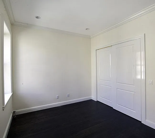 400 E 74th St #22 — Photo 4