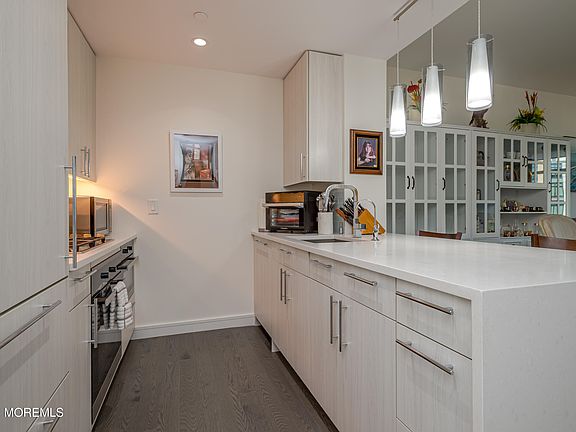 3rd image of 15 Morris Avenue #310