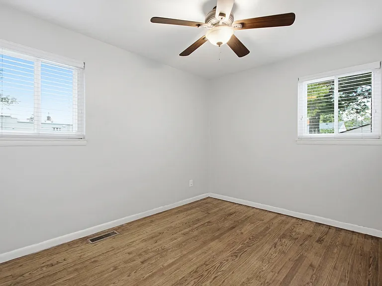 28816 Groveland St — Photo 15