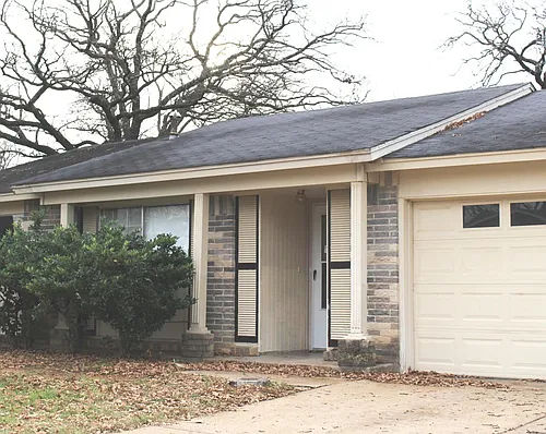 1209 Donley Dr Photo 1