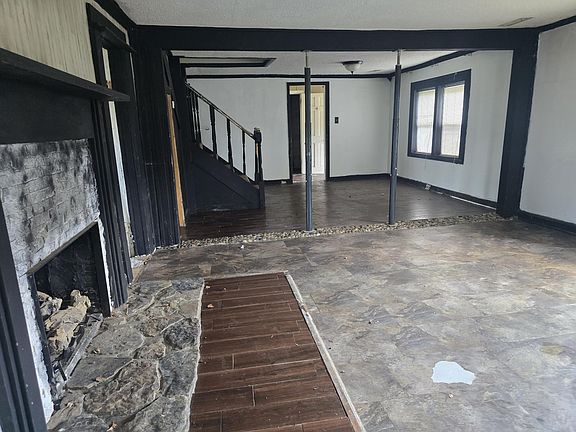3rd image of 77 Curd Ave