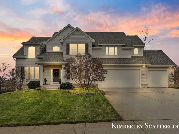 8617 Olde Meadow Dr NE, Rockford, MI 49341