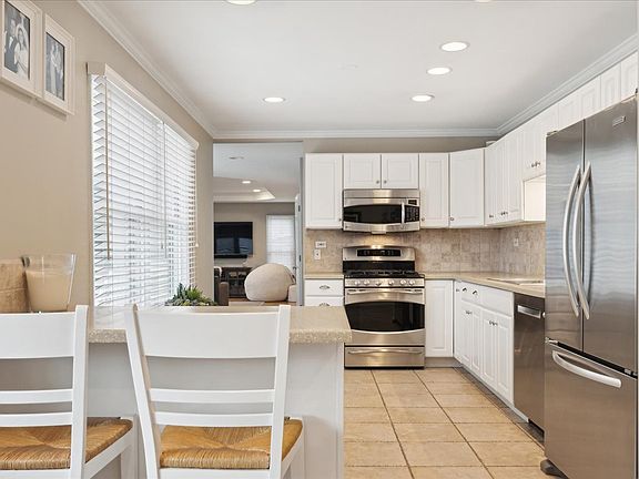 4th image of 1440 Bayberry Ln