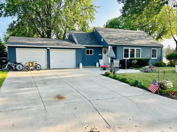 908 E 3rd St, Redwood Falls, MN 56283