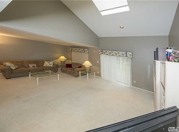 4th image of 180 Gothic Cir