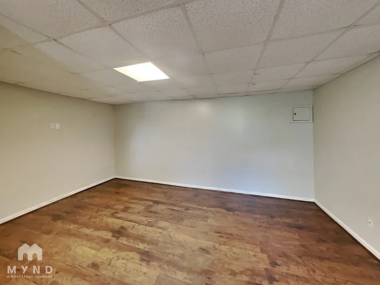 95 Academy St — Photo 5