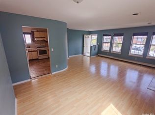 21 Hickory Rd, Pt Washington, NY 11050