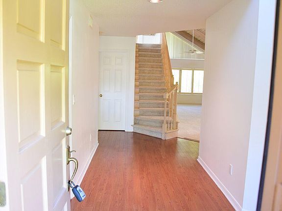 2nd image of 621 Saint Andrews Cir