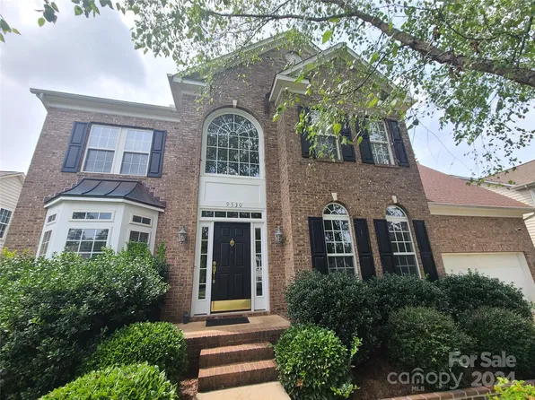 9530 Mitchell Glen Dr, Charlotte, NC 28277