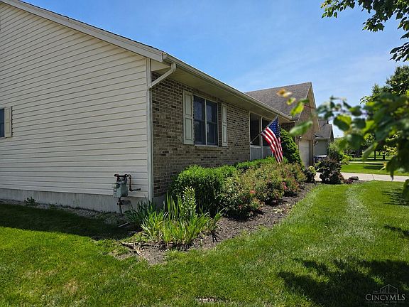 2nd image of 918 Willow Bend Dr