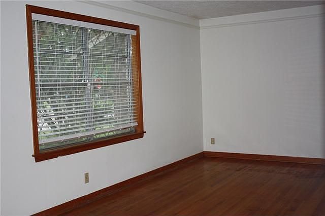 2nd image of 3120 Edmonton Dr