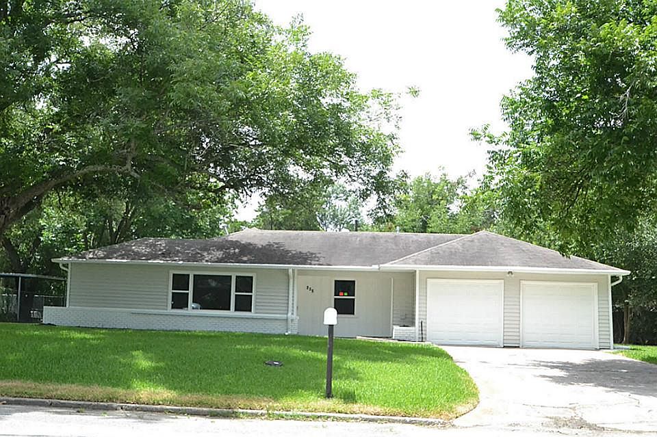 1st image of 235 Lakewood Dr