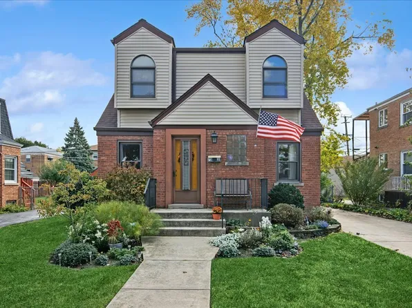 7531 W Cleveland St, Niles, IL 60714