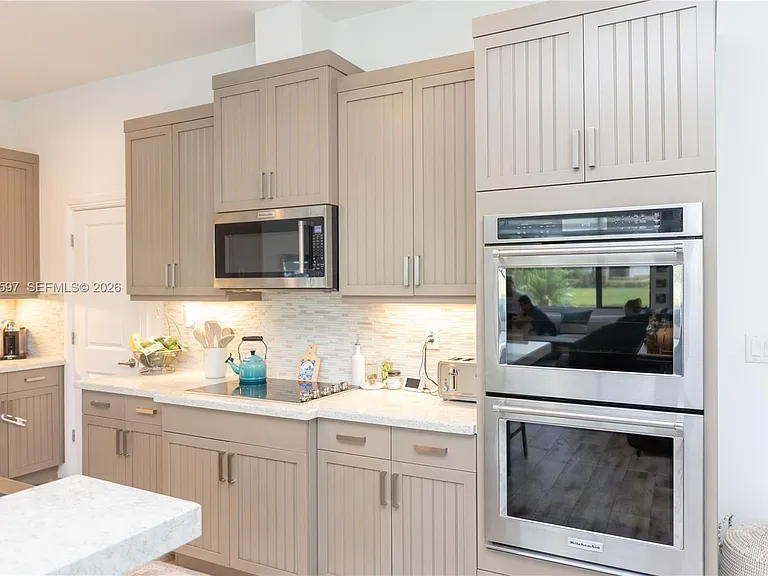 11826 SW 13th Ct — Photo 10