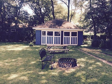 2nd image of 3911 Grove Ave