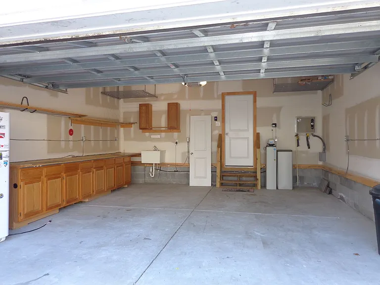 1209 Gunn Hall Dr — Photo 28