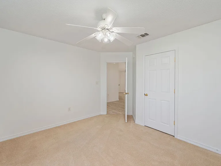 9750 Parker Lake Cir — Photo 24