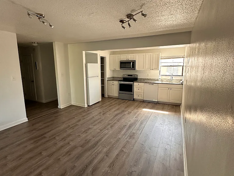 2811 SW Archer Rd #Z246 — Photo 6