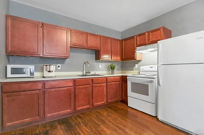 1st image of 98 Lincoln Pl