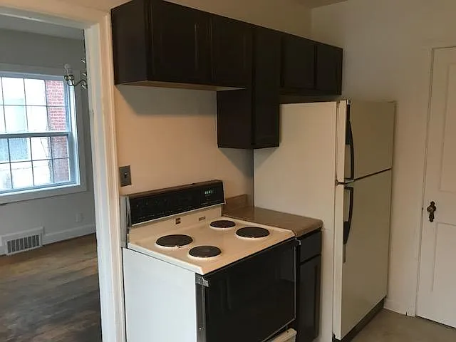 3 bed, 1.5 bath, 1680 sqft, $2,250 — Photo 3