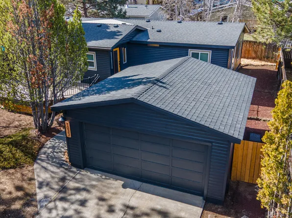 1033 SE Laurelwood Pl, Bend, OR 97702