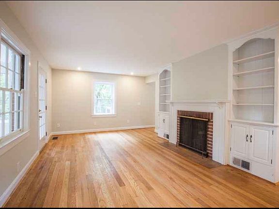 3rd image of 1157 Morgan Ct
