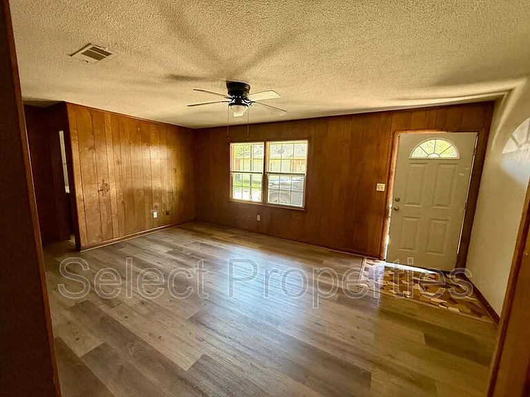819 W Matthews Ave #4 — Photo 4