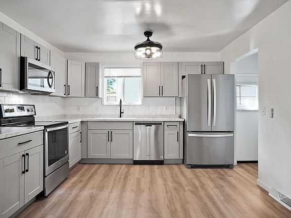 4th image of 5192 Tamarack Blvd