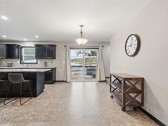5th image of 1825 Rosehill Dr SW