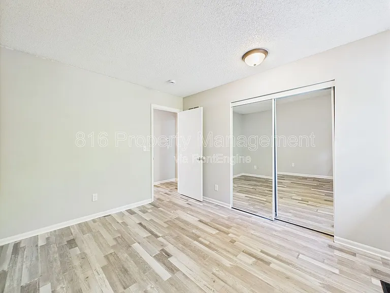 7941 NW 79th Pl — Photo 12