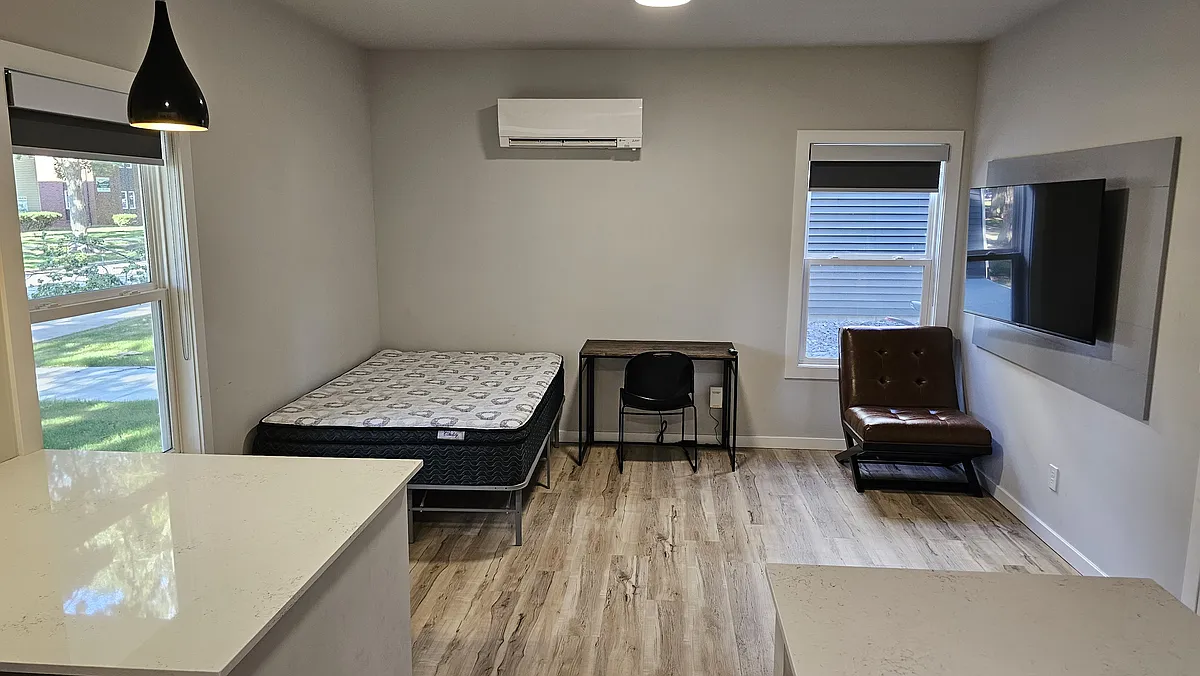Building Photo - 308 E White St #4