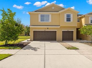 1977 Hawks View Dr, Ruskin, FL 33570