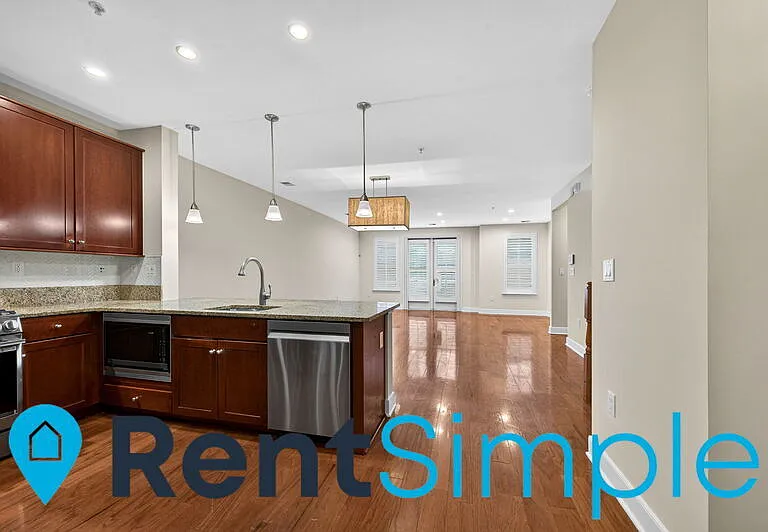 1418 N Rhodes #B110 — Photo 2