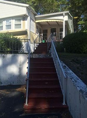 3rd image of 61 Maplewood Dr