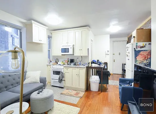 Rented by Bond New York | media 22