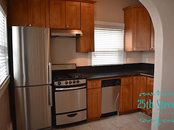3rd image of 801 F St APT 8