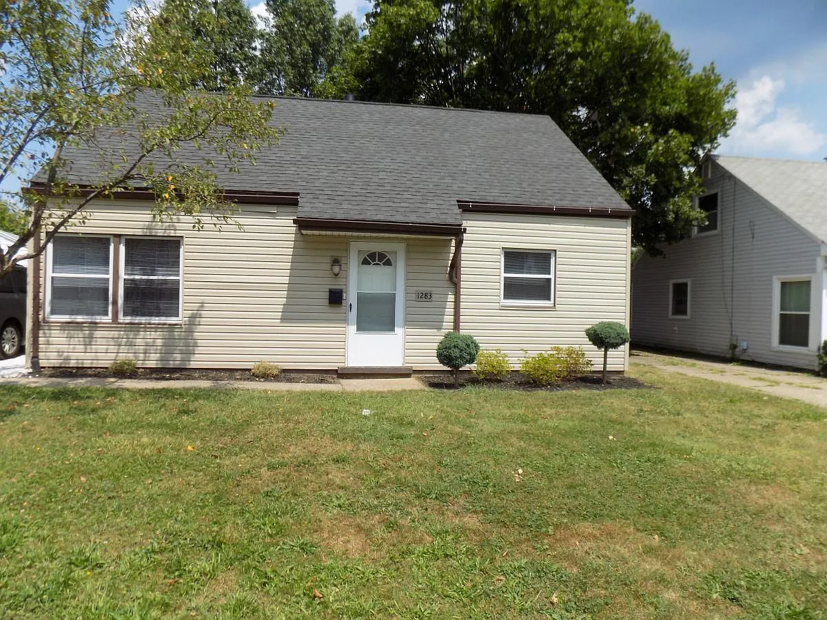 1283 Curtis Ave photo 1