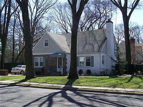2nd image of 395 Wilson St