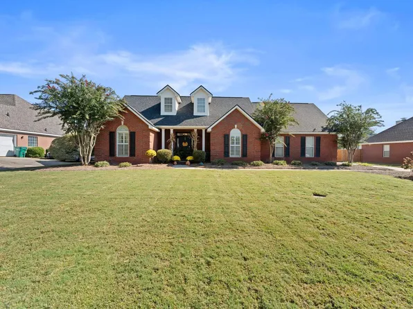 111 Sassy Fox Dr, Bonaire, GA 31005