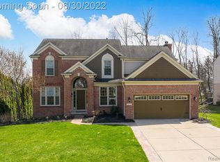 1475 Marina Pointe Blvd, Lake Orion, MI 48362