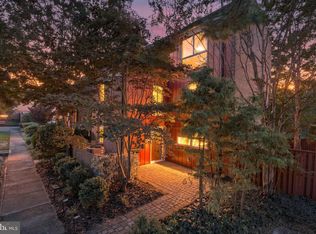 11404 Links Dr, Reston, VA 20190