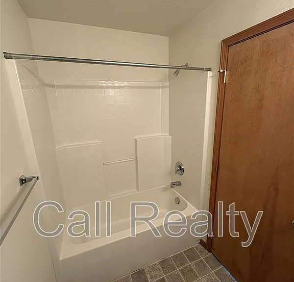 18716 E Augusta Ct — Photo 14