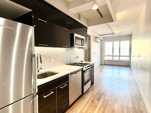 353 Kosciusko Street image 1 of 19