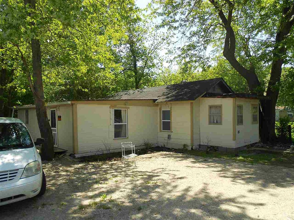 1st image of 631 S 8th St
